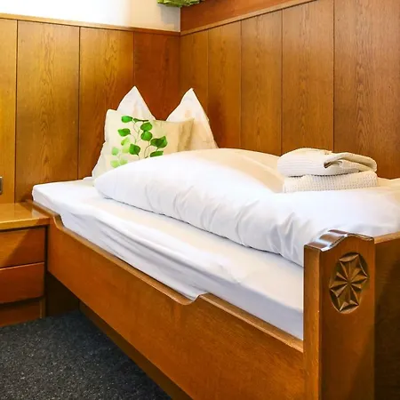 Guesthouse Pension Grafenstein Hotel 3*